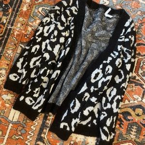 (🌼SALE 2 FOR $10🌼) Leopard cardigan